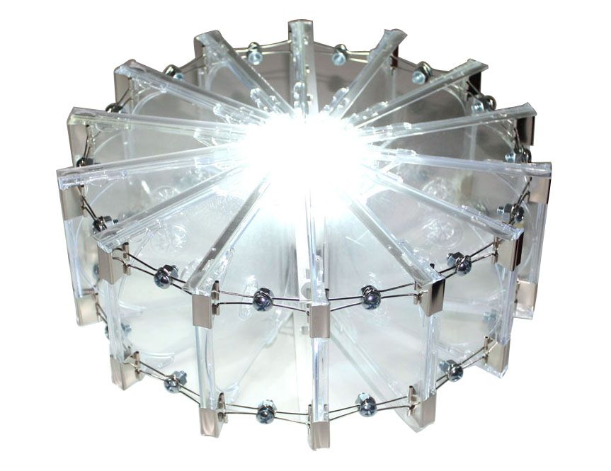 ReMake CD jewel cases into a lamp!