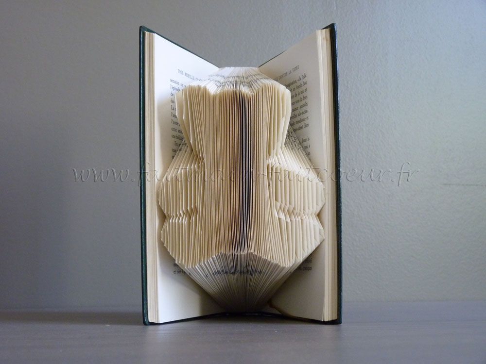 How to Fold a Book Into a Word - the Original Tuto