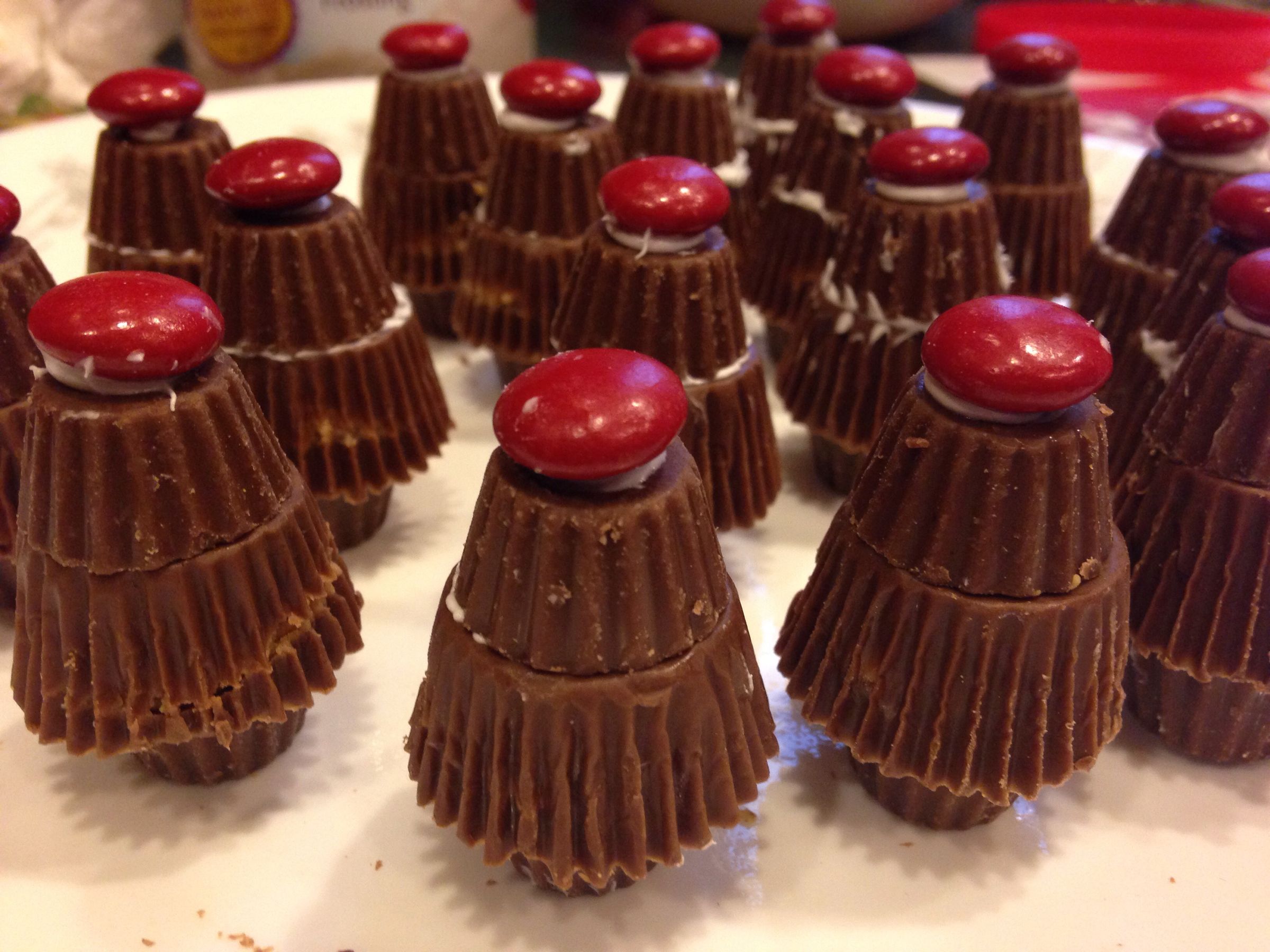 Reese's Christmas Trees 4 Steps Instructables