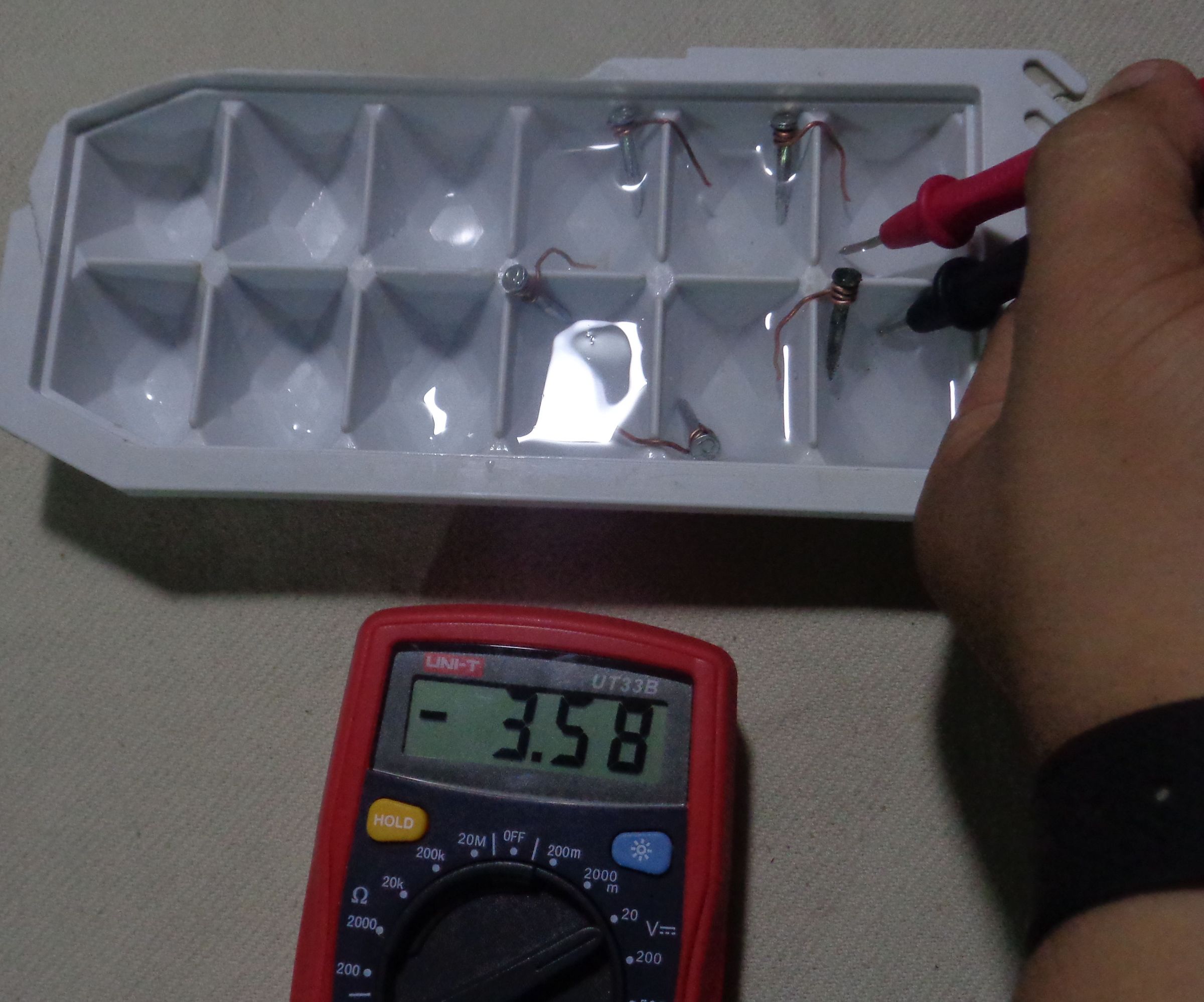 Generate Electricity From Vinegar.