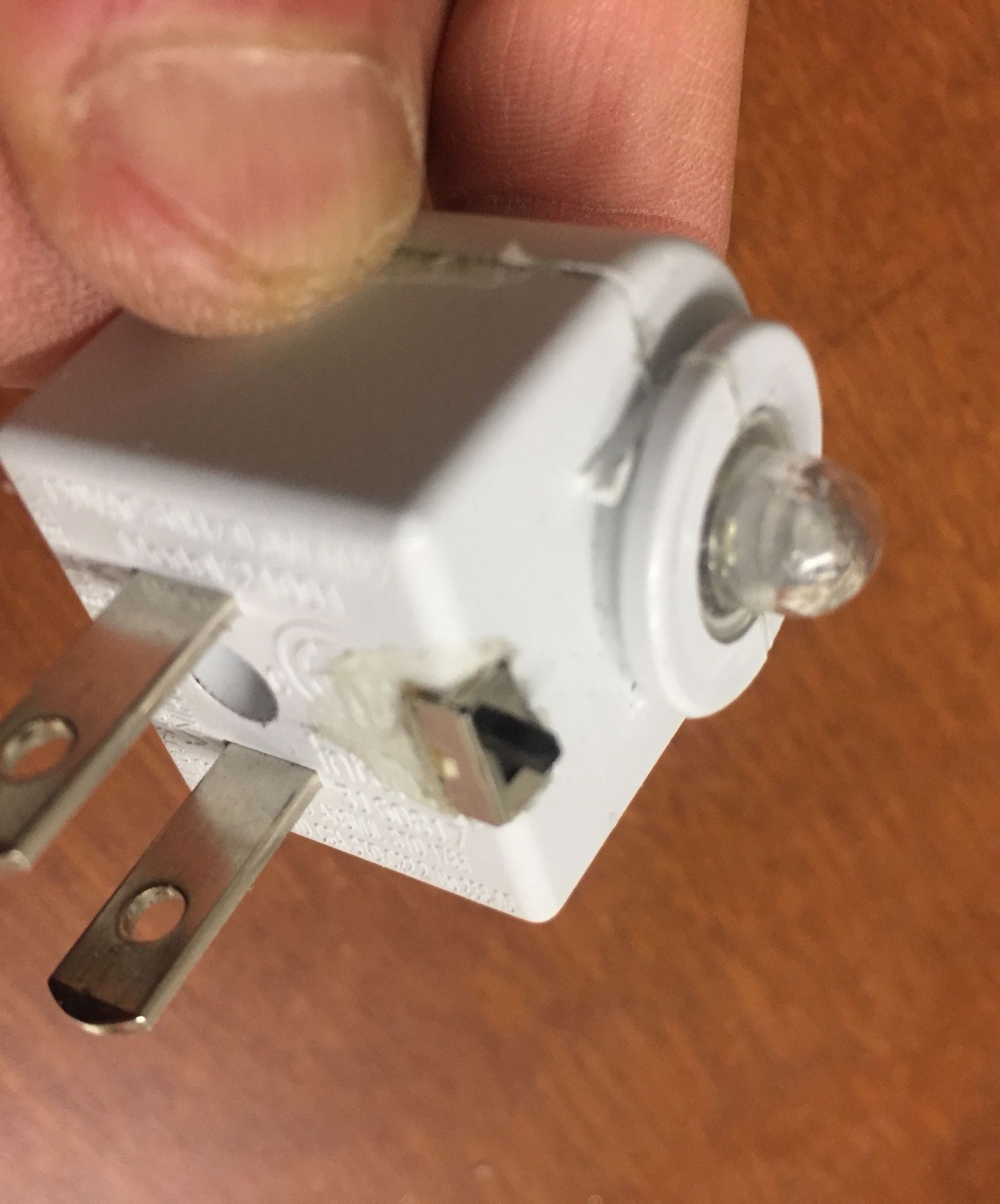 Switchable Light Sensing Night Light