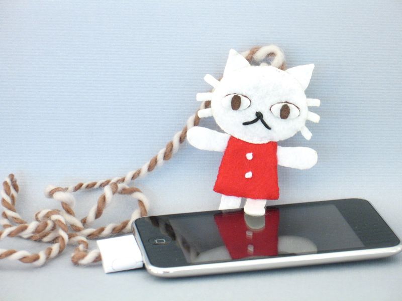 10-minute Sewable IPod Remote