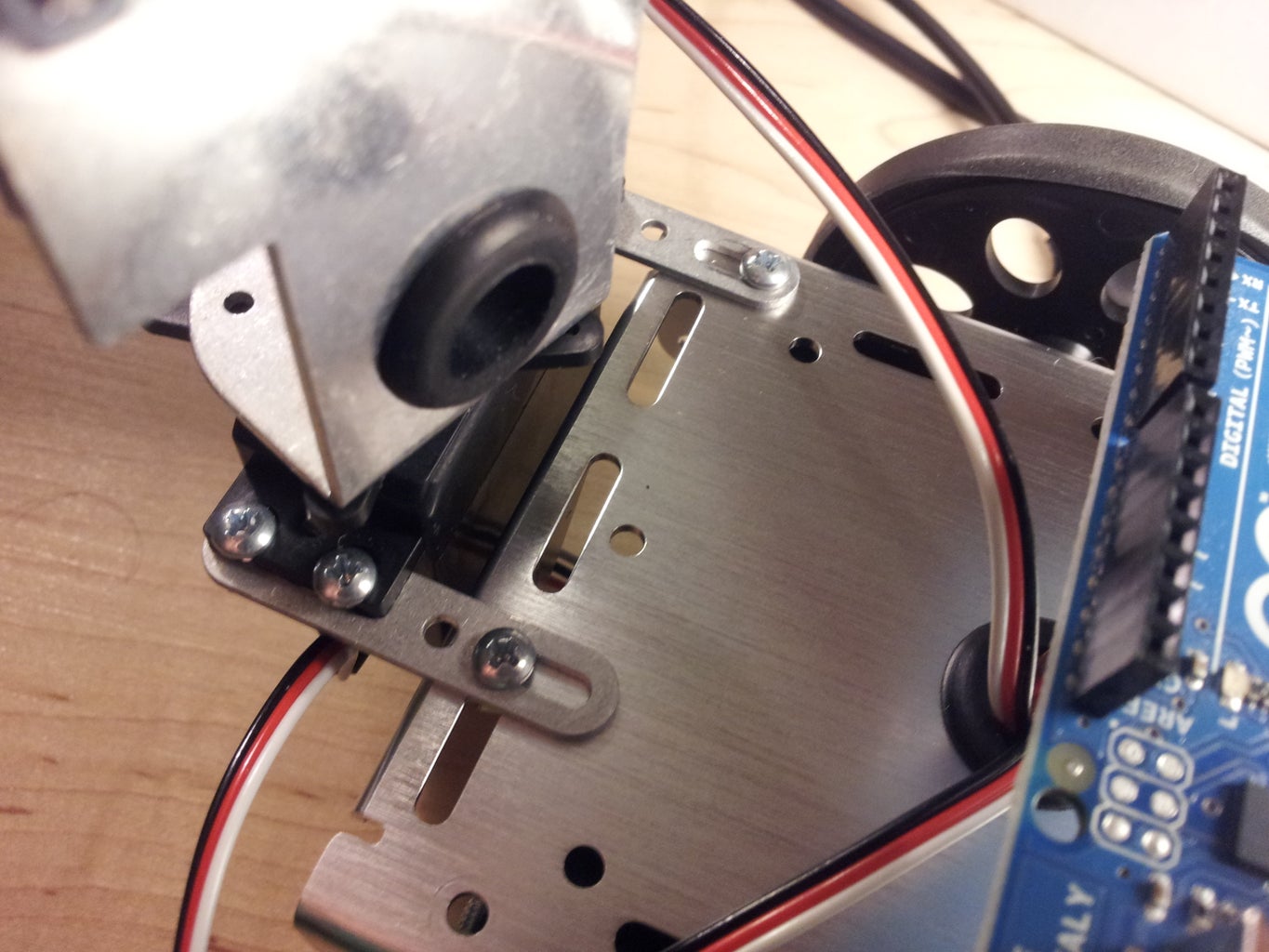 How to Make an Obstacle Avoiding Arduino Robot : 10 Steps (with ...