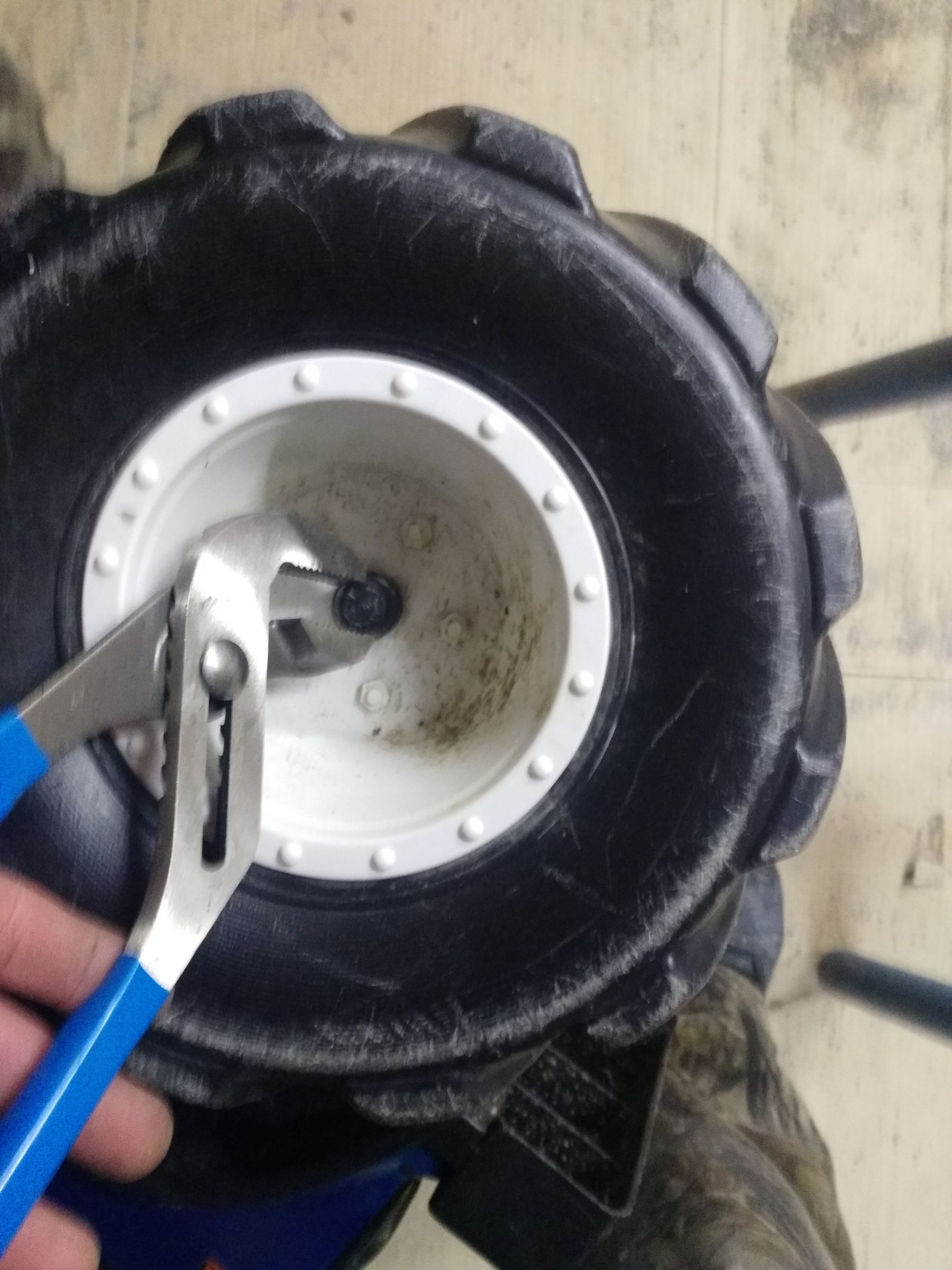How to Thread the Axles on a Power Wheels Rideon 5 Steps (with Pictures) Instructables