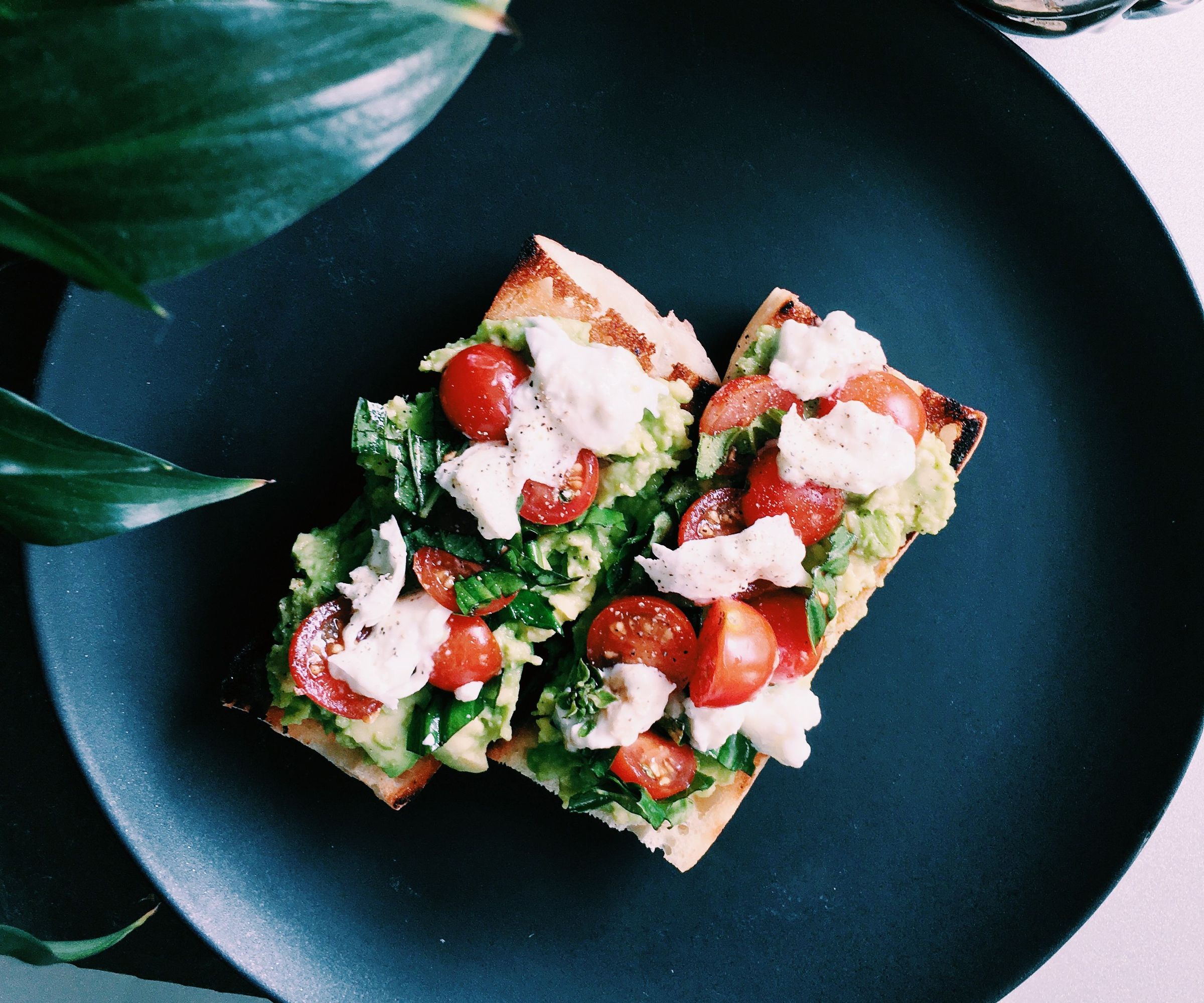 RECIPE | CAPRESE AVOCADO TOAST