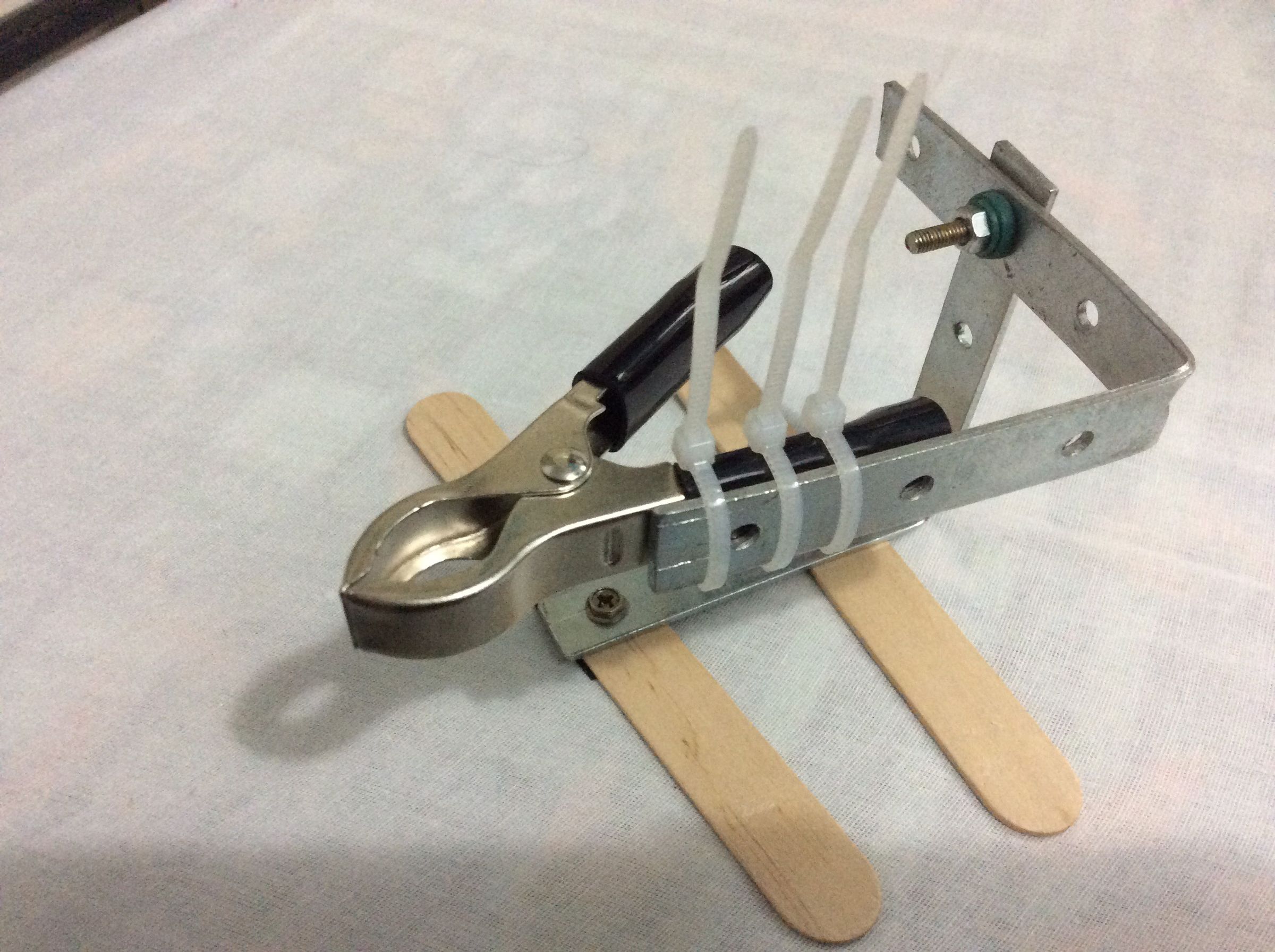 DIY SET of Helping Hands : 5 Steps - Instructables