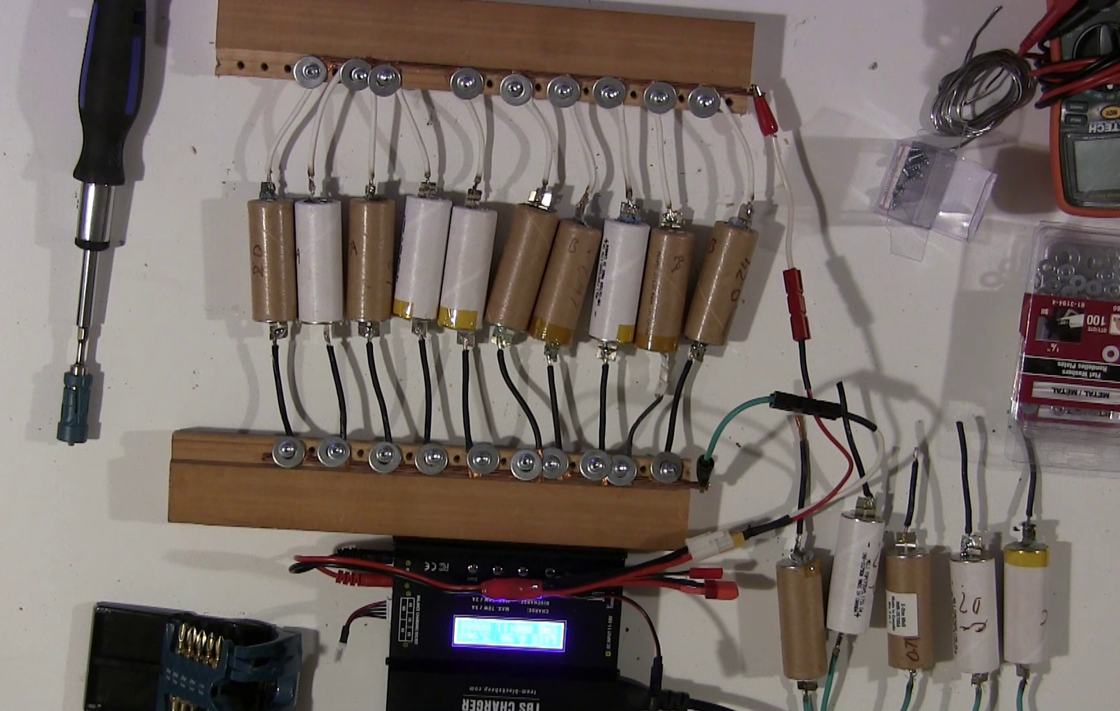 Make Lithium Battery Pack From Salvage 10 Steps (with Pictures
