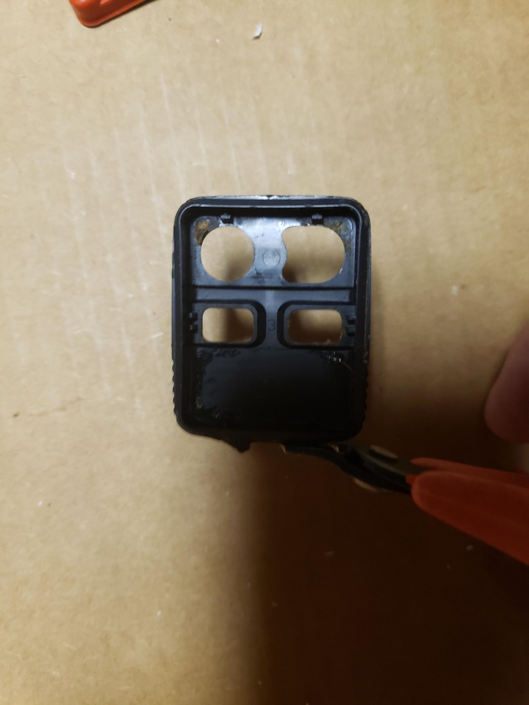 Repairing a Broken Loop on a 2002 Vintage Ford Key Fob 5 Steps