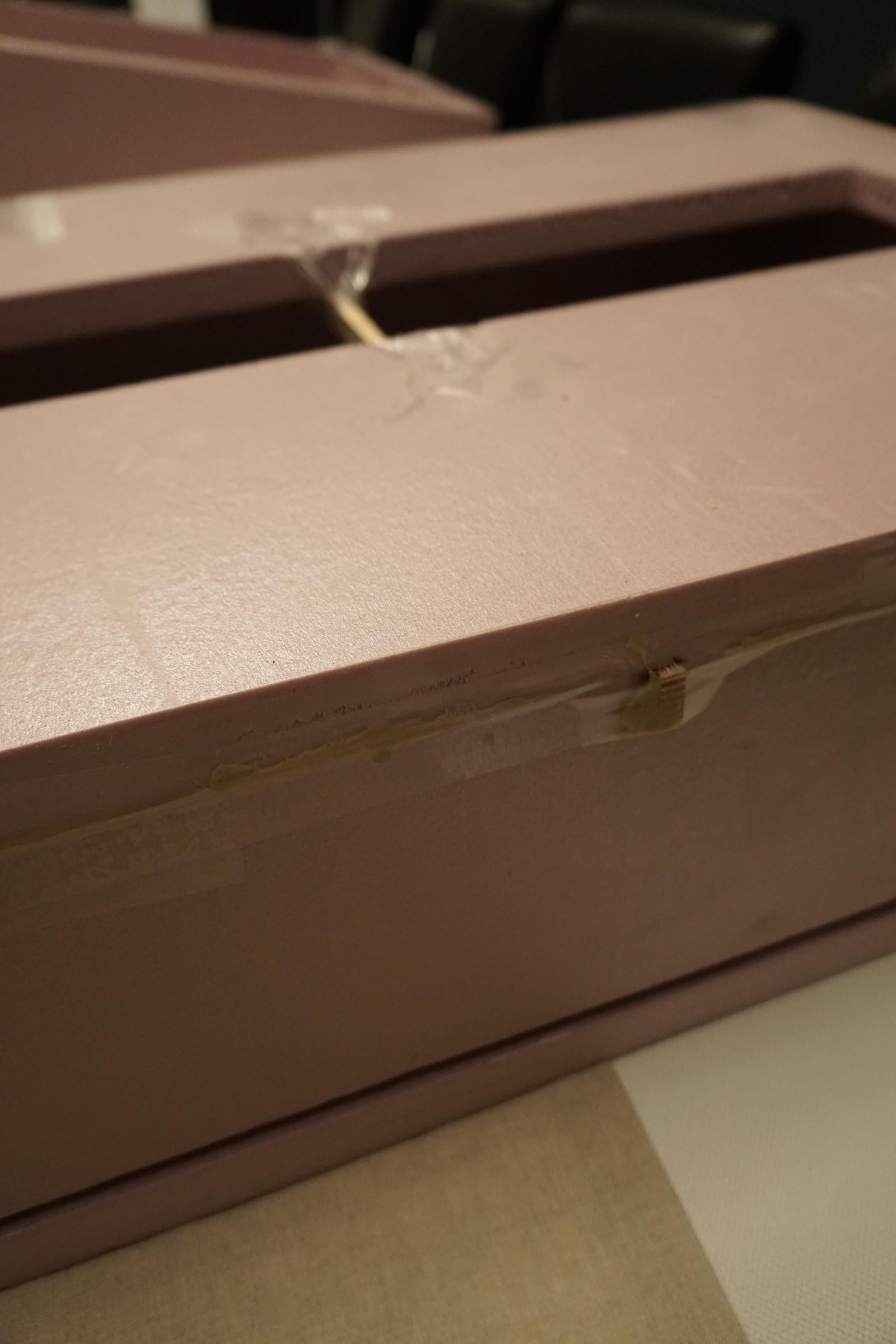 Insulated Cake Box for Five to Six 15" X 20" Cakes 8 Steps