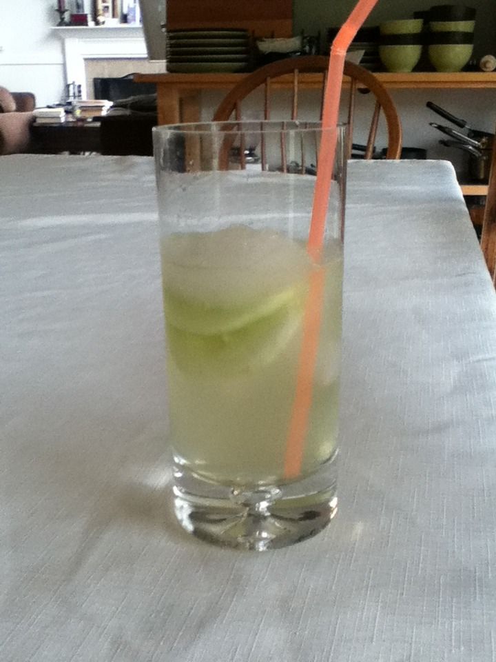 Yummy Non Alcoholic Cucumber Cocktail in a Mason Jar