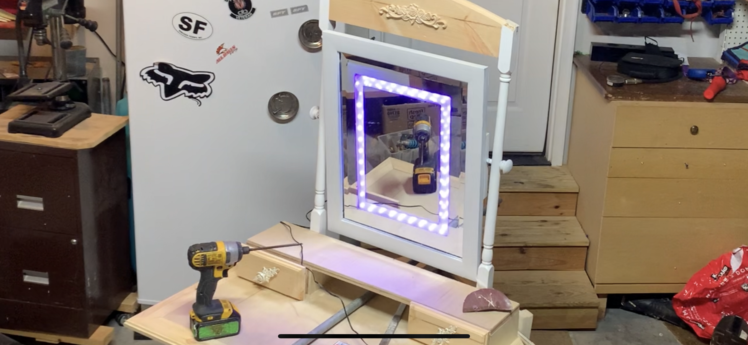 Light Up Vanity Mirror : 8 Steps (with Pictures) - Instructables