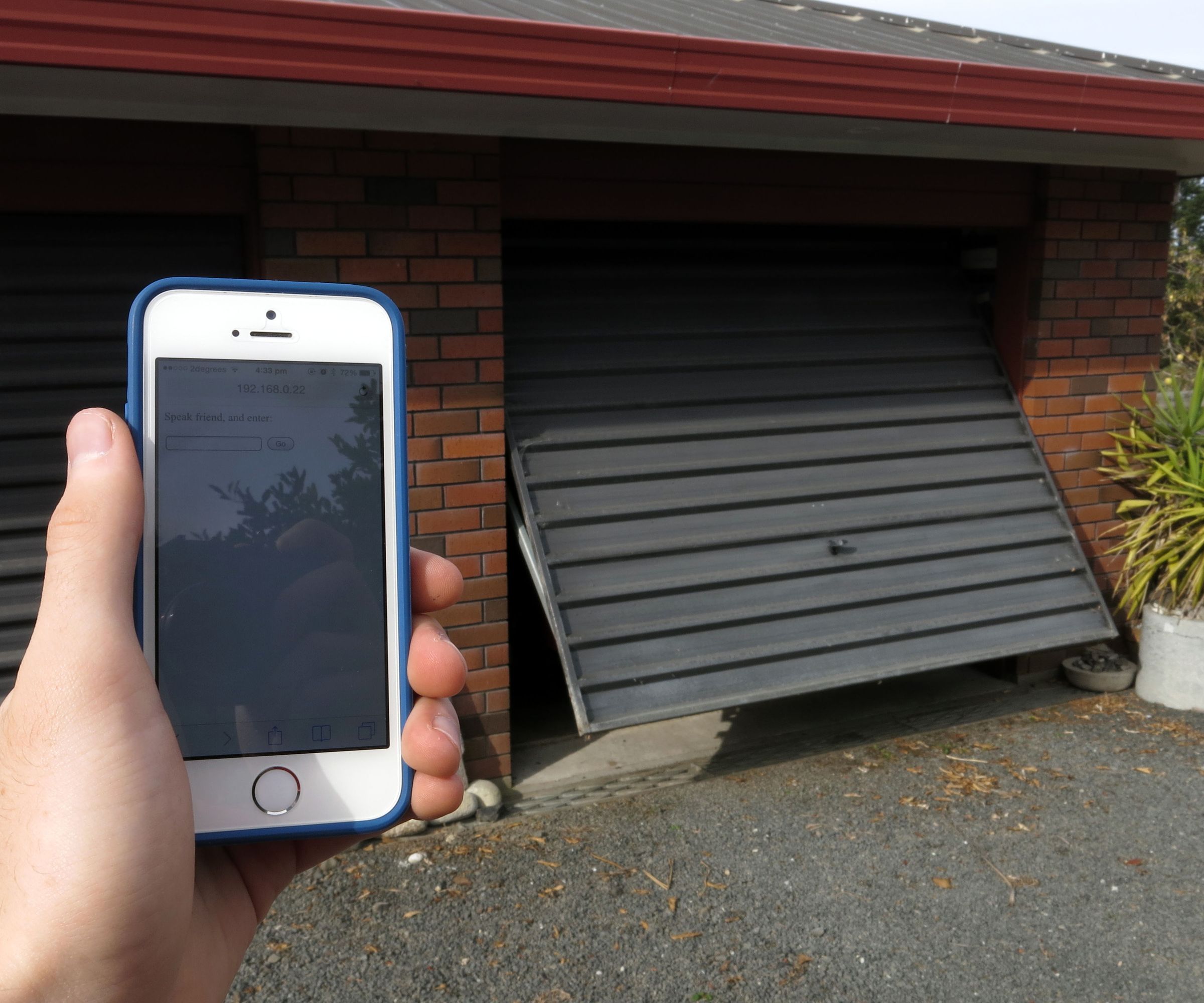 Arduino WiFi Garage Door Opener