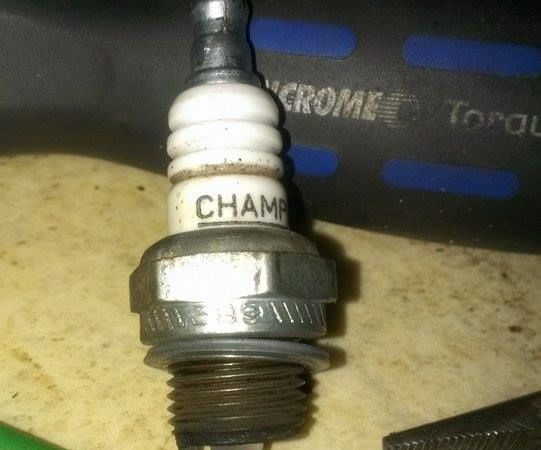 Spark Plug Inserter/Remover Tool