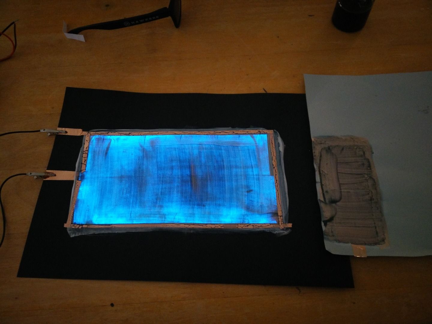 How to Make Electroluminescent (EL) Paint!! 9 Steps (with Pictures