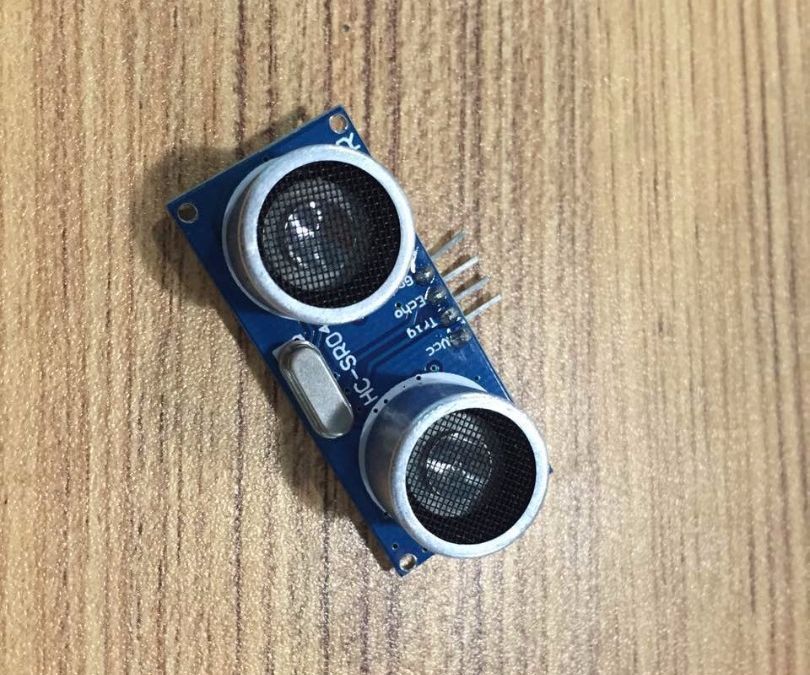 Control UArm Metal With Ultrasonic Sensor