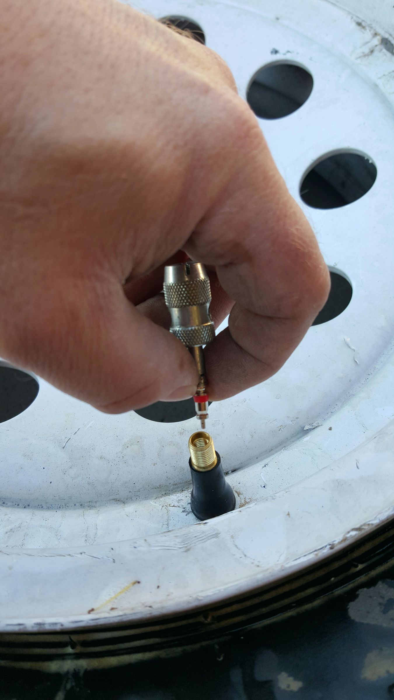 Change a Valve Stem in a Tubeless Tire. 9 Steps (with Pictures