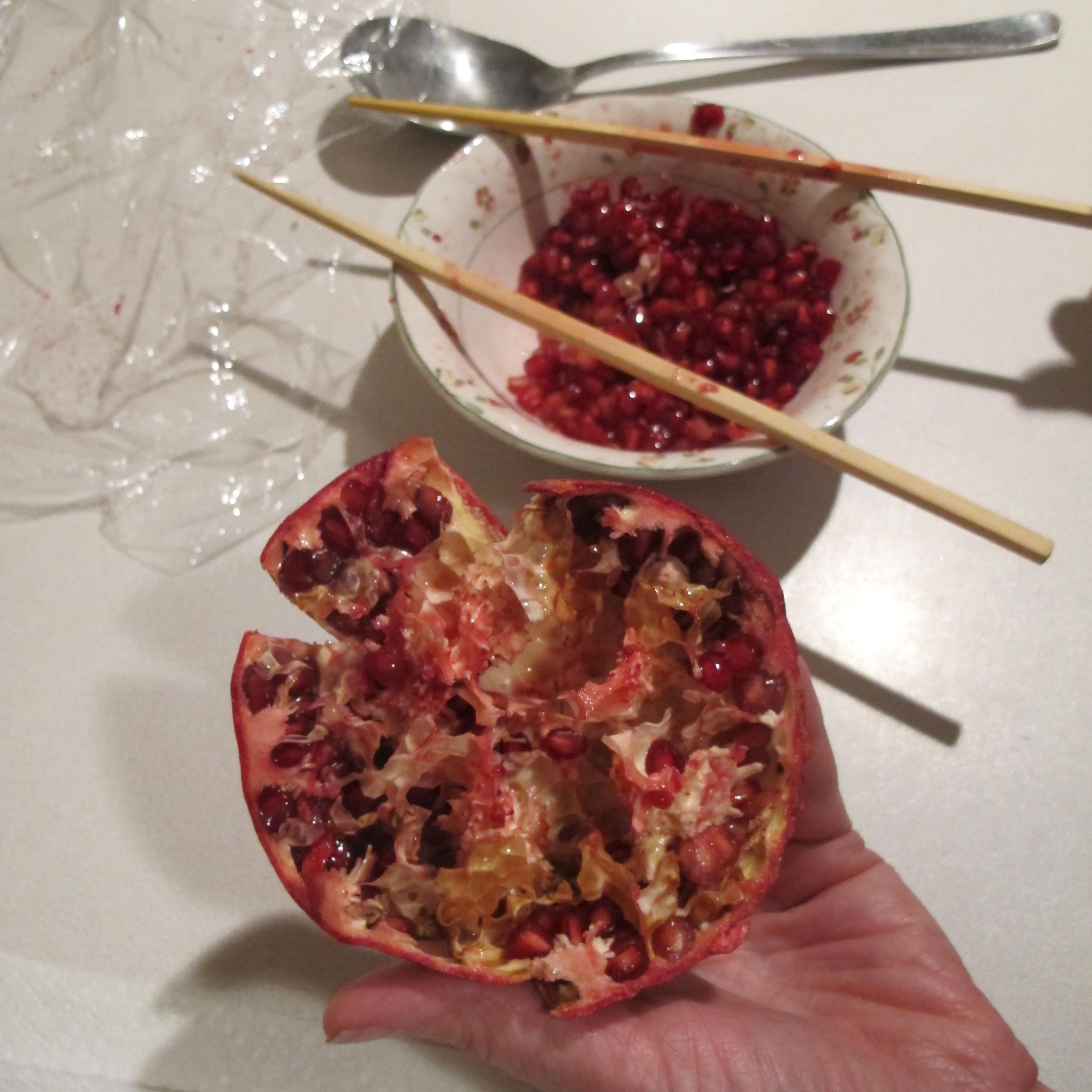 How to de-seed a pomegranate (in two minutes!)