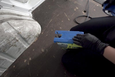 installer soi-même les baies projetables sur votre fourgons aménagés
