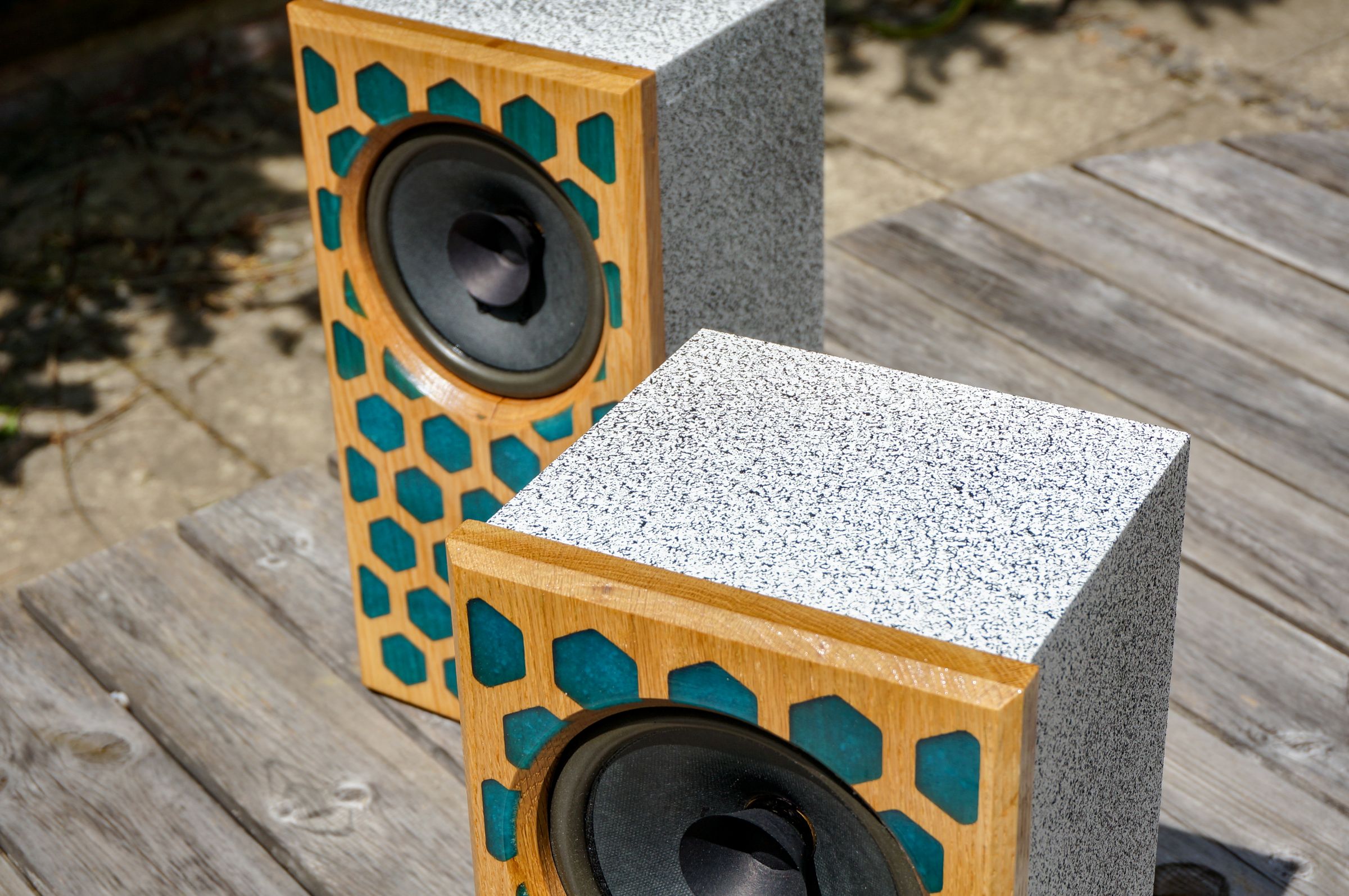 HiFi Speakers With Stone Effect 13 Steps (with