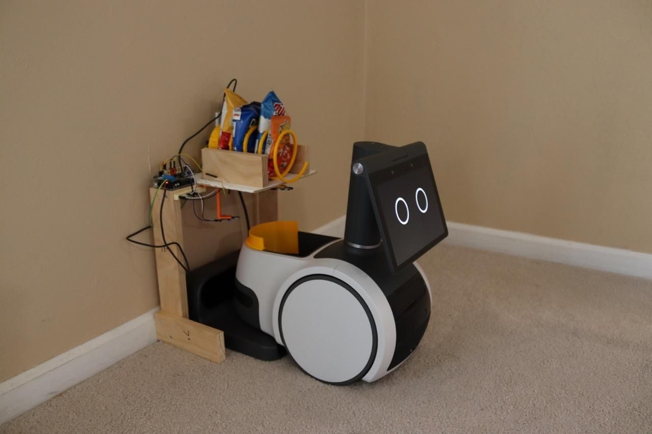 Snacky, a Dispenser for Astro Robot : 7 Steps (with Pictures