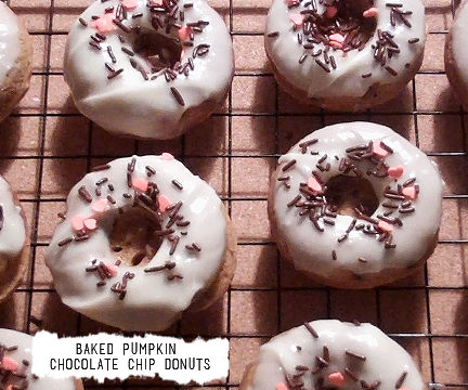 ☻ Baked Pumpkin Chocolate Chip Donuts