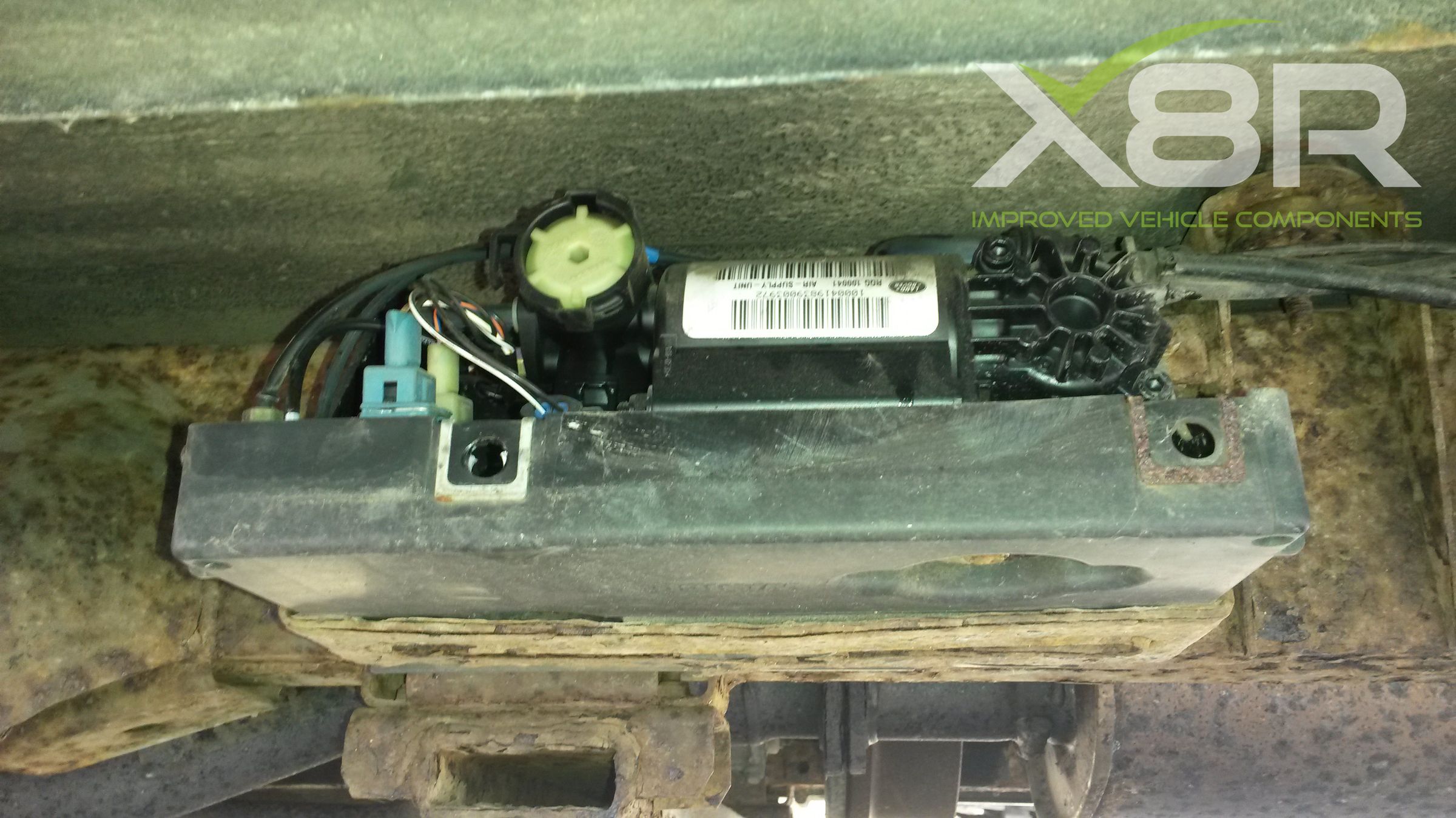 Land Rover Discovery 2 Air Suspension Wabco Compressor Removal. 5