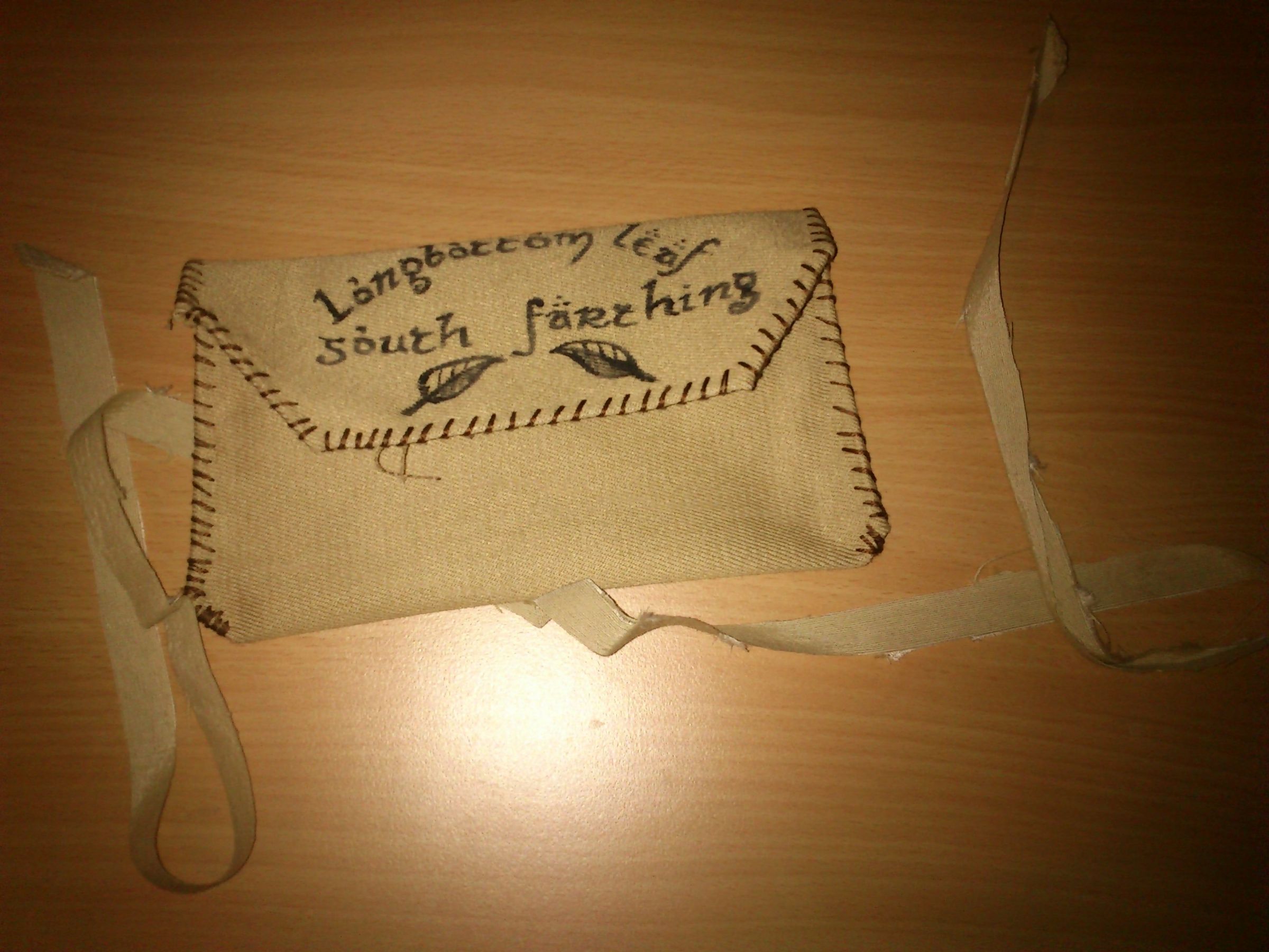 lotr tobacco pouch Lord of the Rings Tobacco Pouch : 6 Steps (with Pictures)