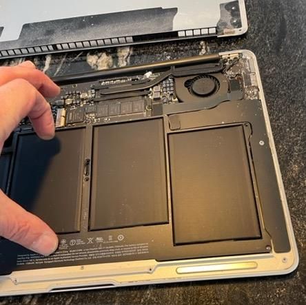 MacBook Air Battery Replacement : 4 Steps - Instructables
