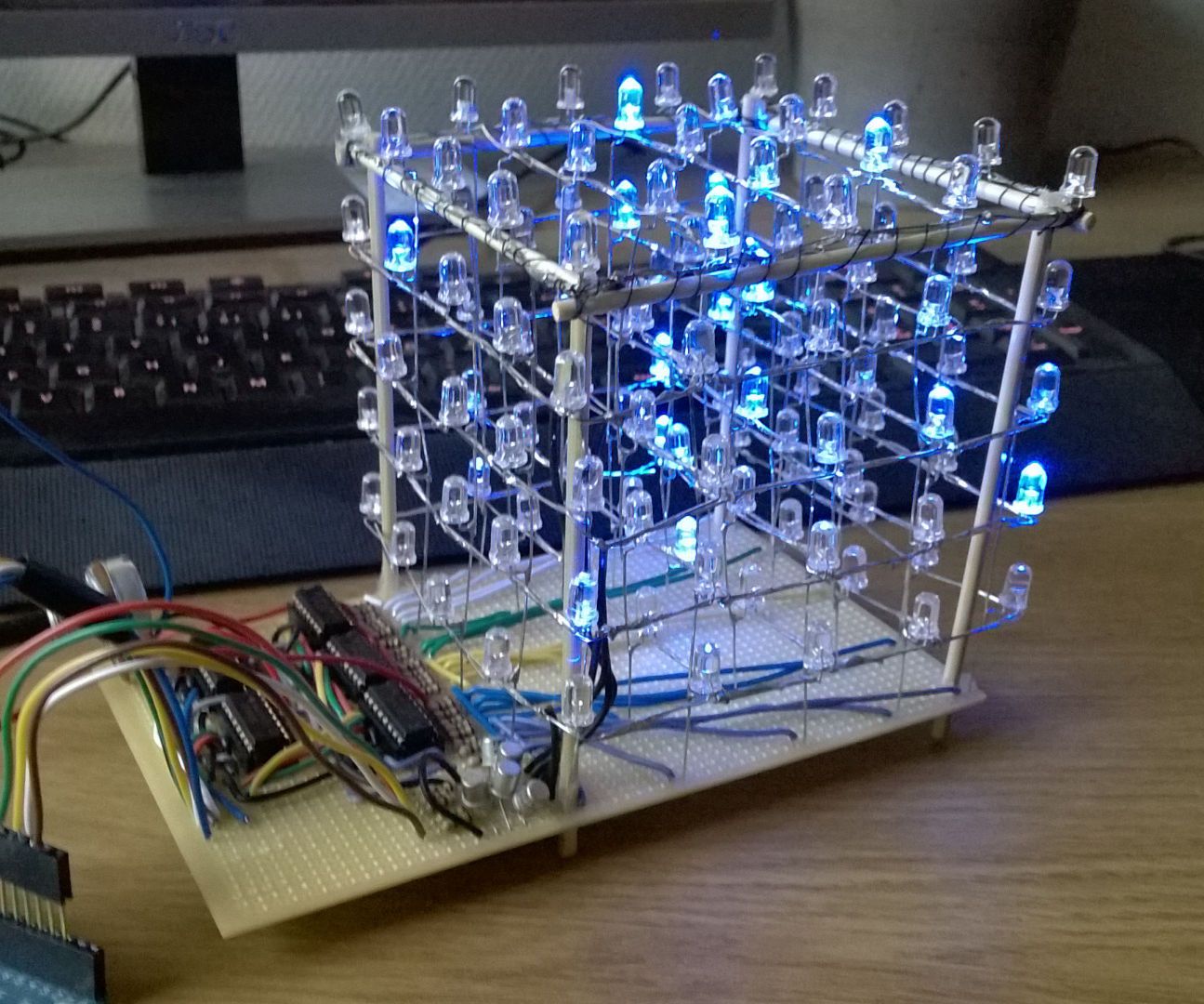 Led Cube 5x5x5 - a Small Student Project.