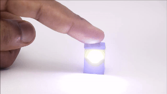 DIY 3D Printed Mini Flashlight With Wireless Charging