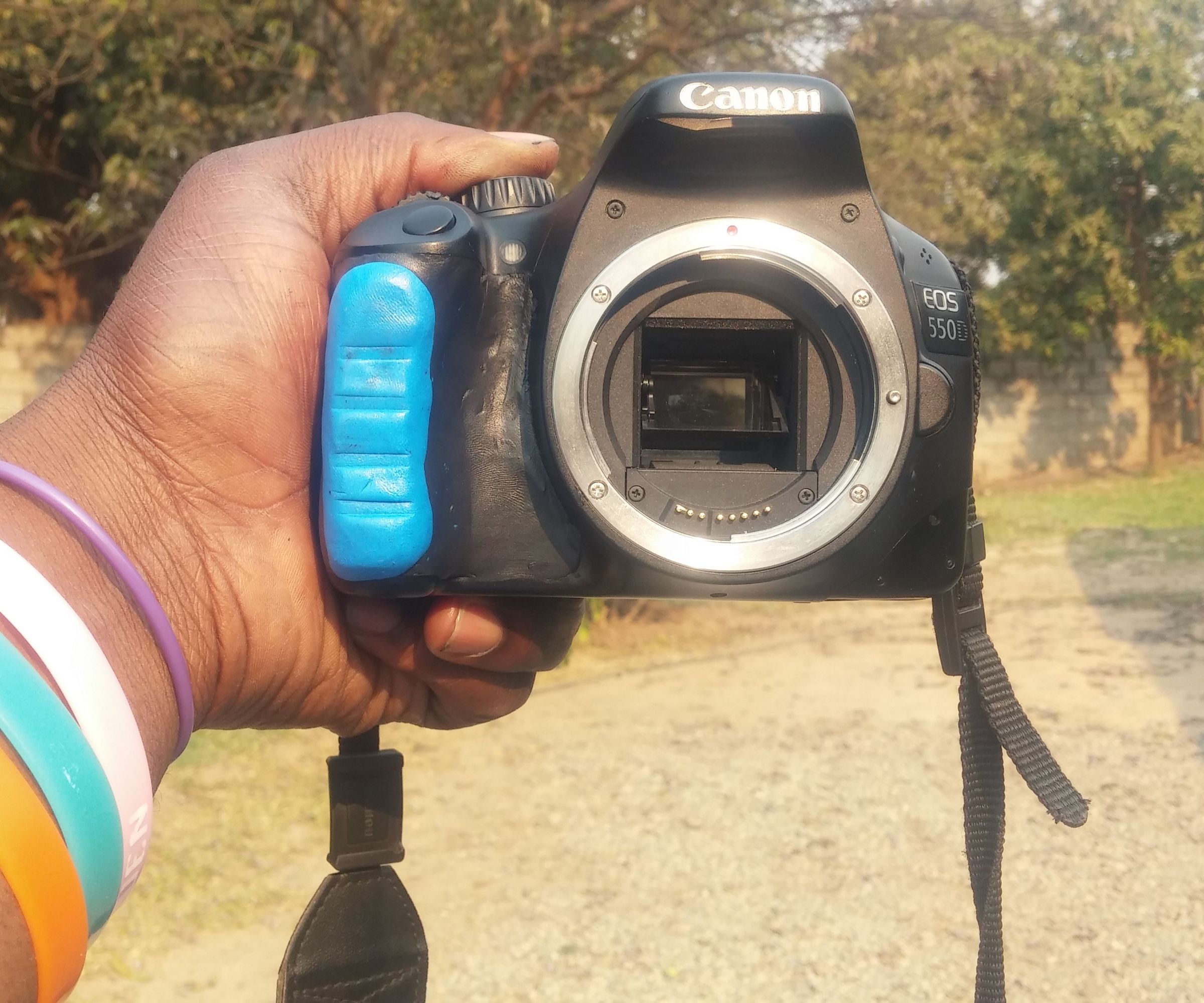Camera Grip Restoration (Canon EOS 550D)