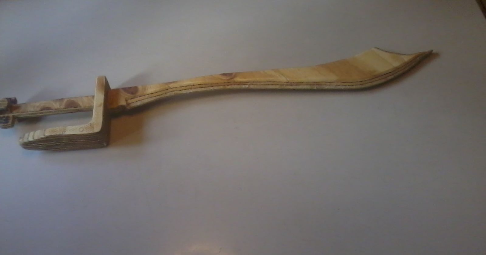 How to make a wooden sword (scimitar)