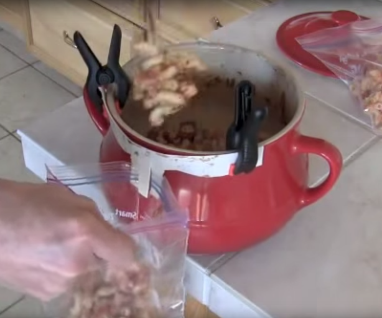 Ziploc Bag Filling Gadget