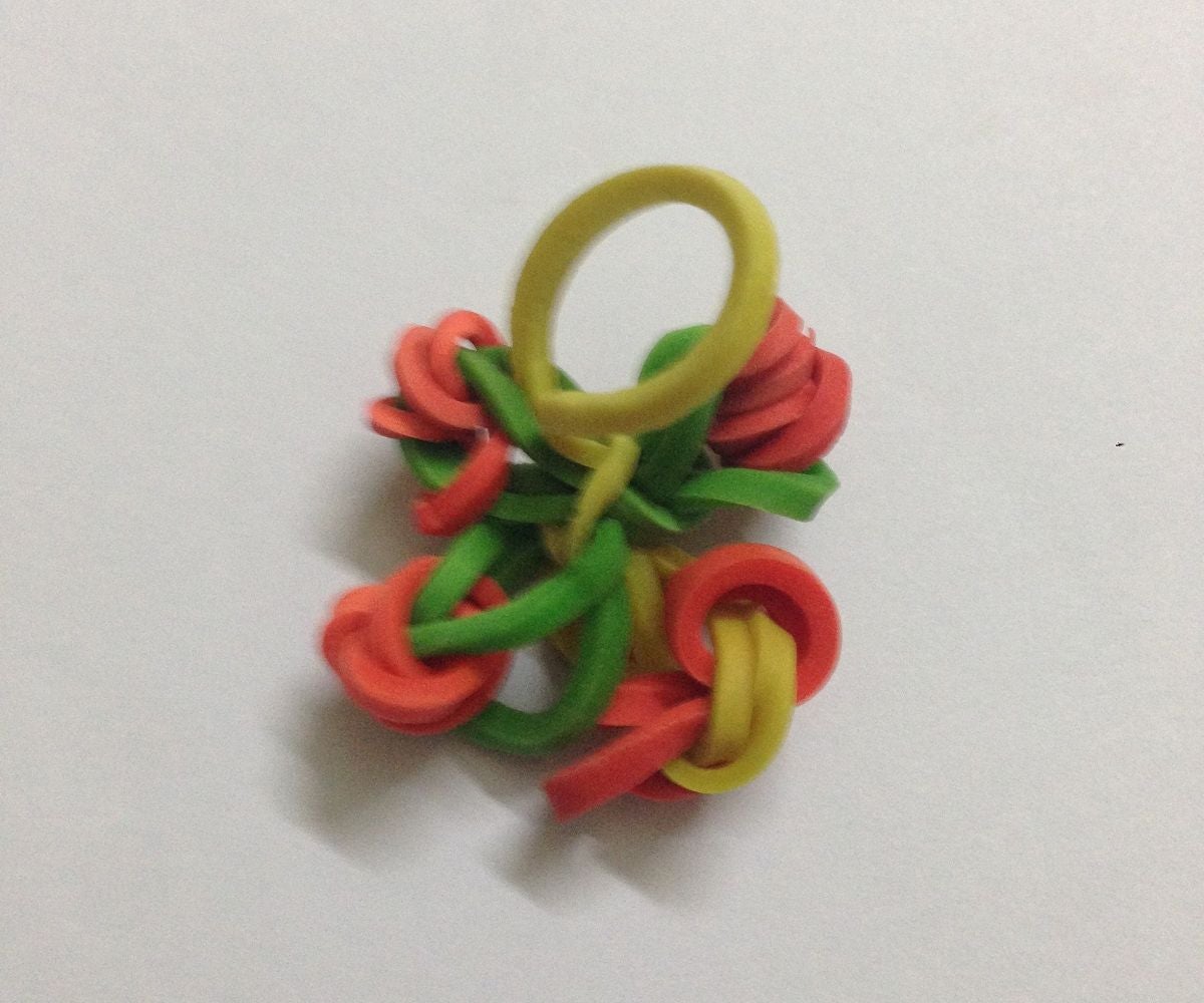 DIY Simple Rainbow Loom Flower Charm (Made With a Pen) 12 Steps Instructables