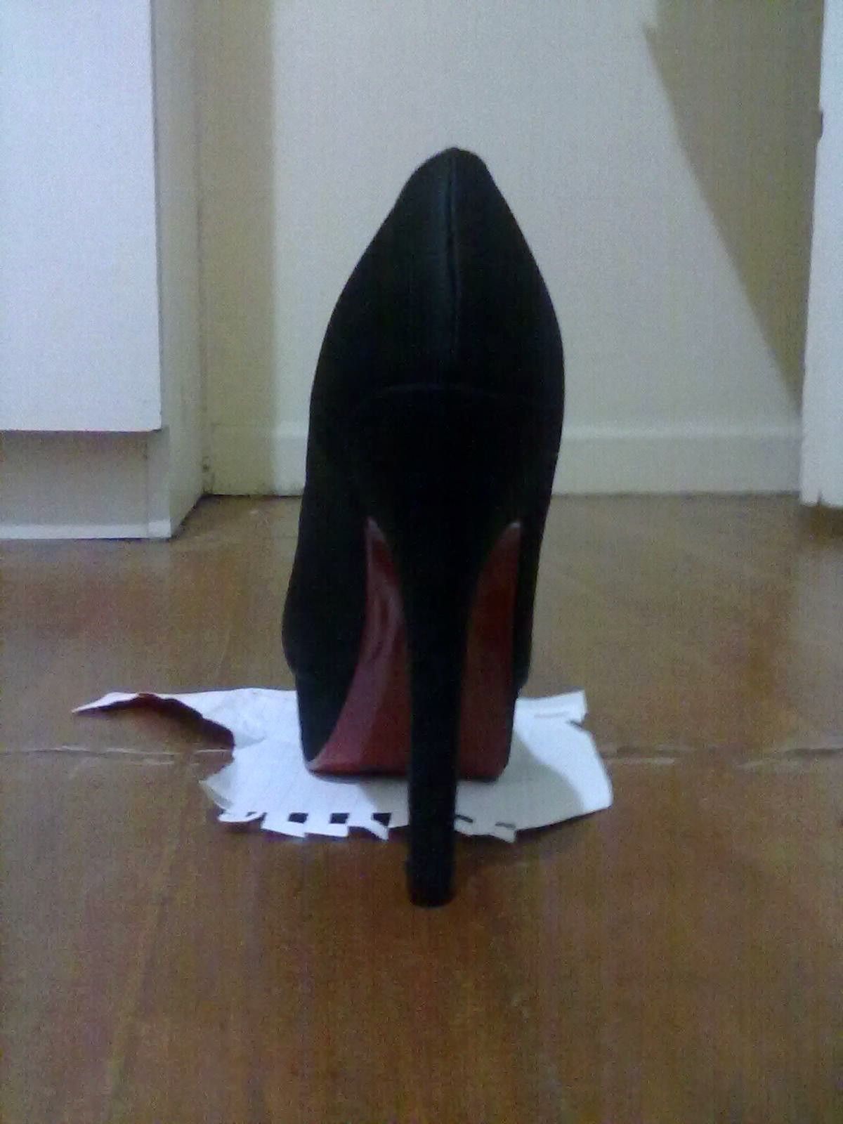 Sexy Red Soled Shoes (ala Louboutin)