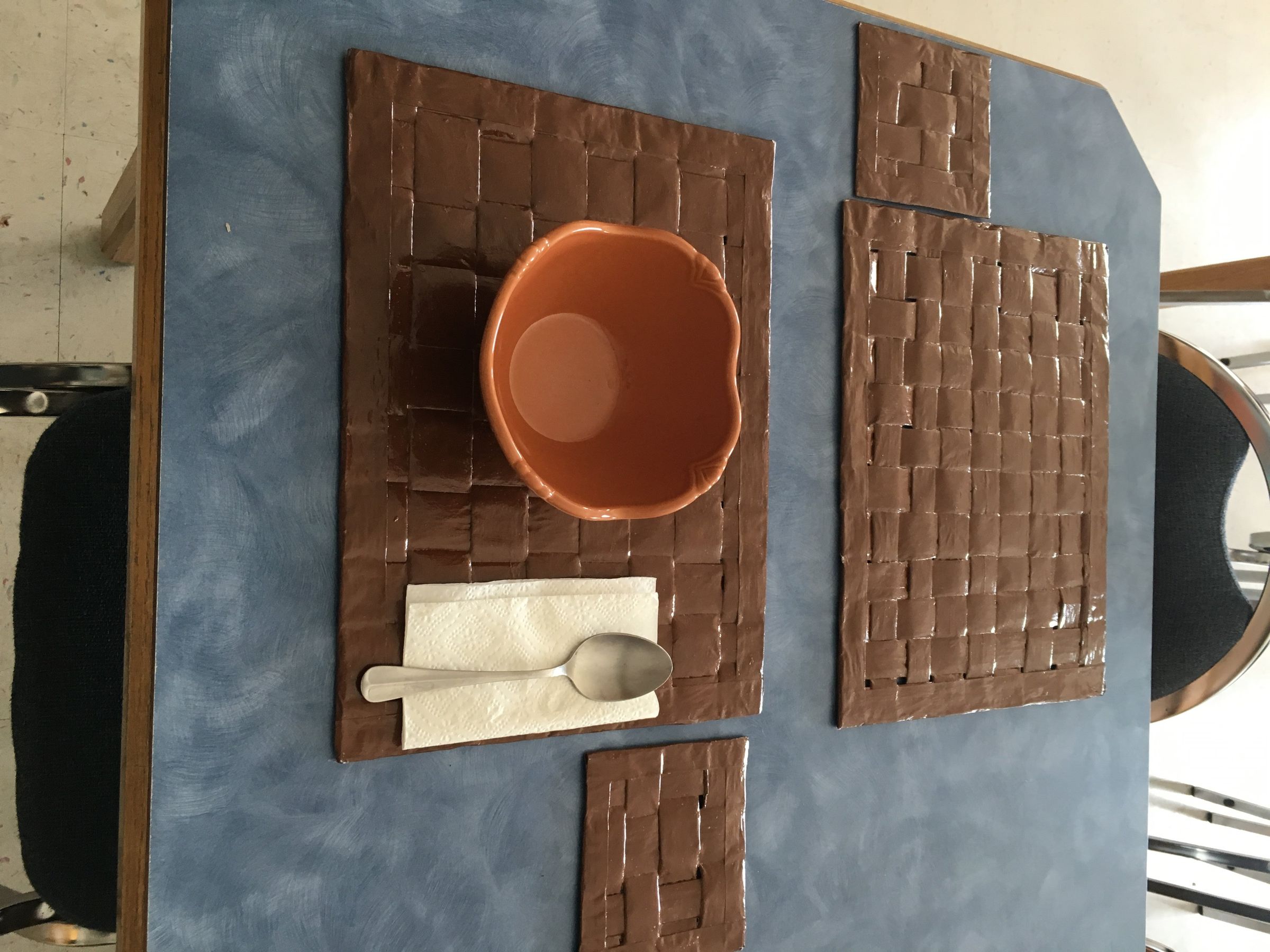 Old Newspaper Placemats and Coaster 3 Steps (with Pictures