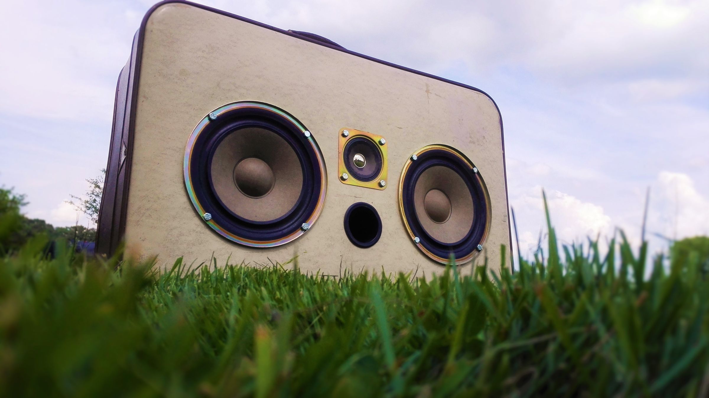 The Budget Suitcase Boombox 4 Steps (with Pictures) Instructables