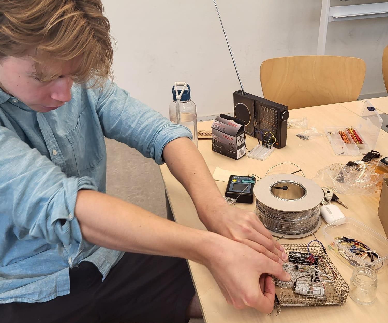 Build an 1 MHz Morse-Code Radio-Telegraph Transmitter