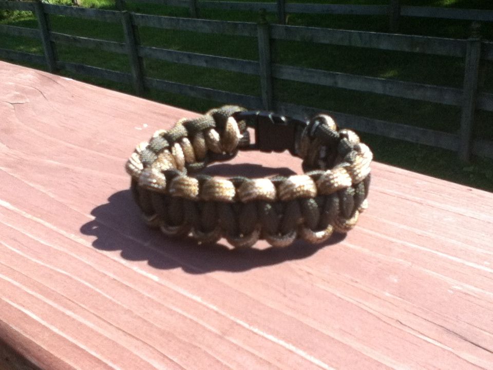 Two Colored Paracord Bracelet With Buckle