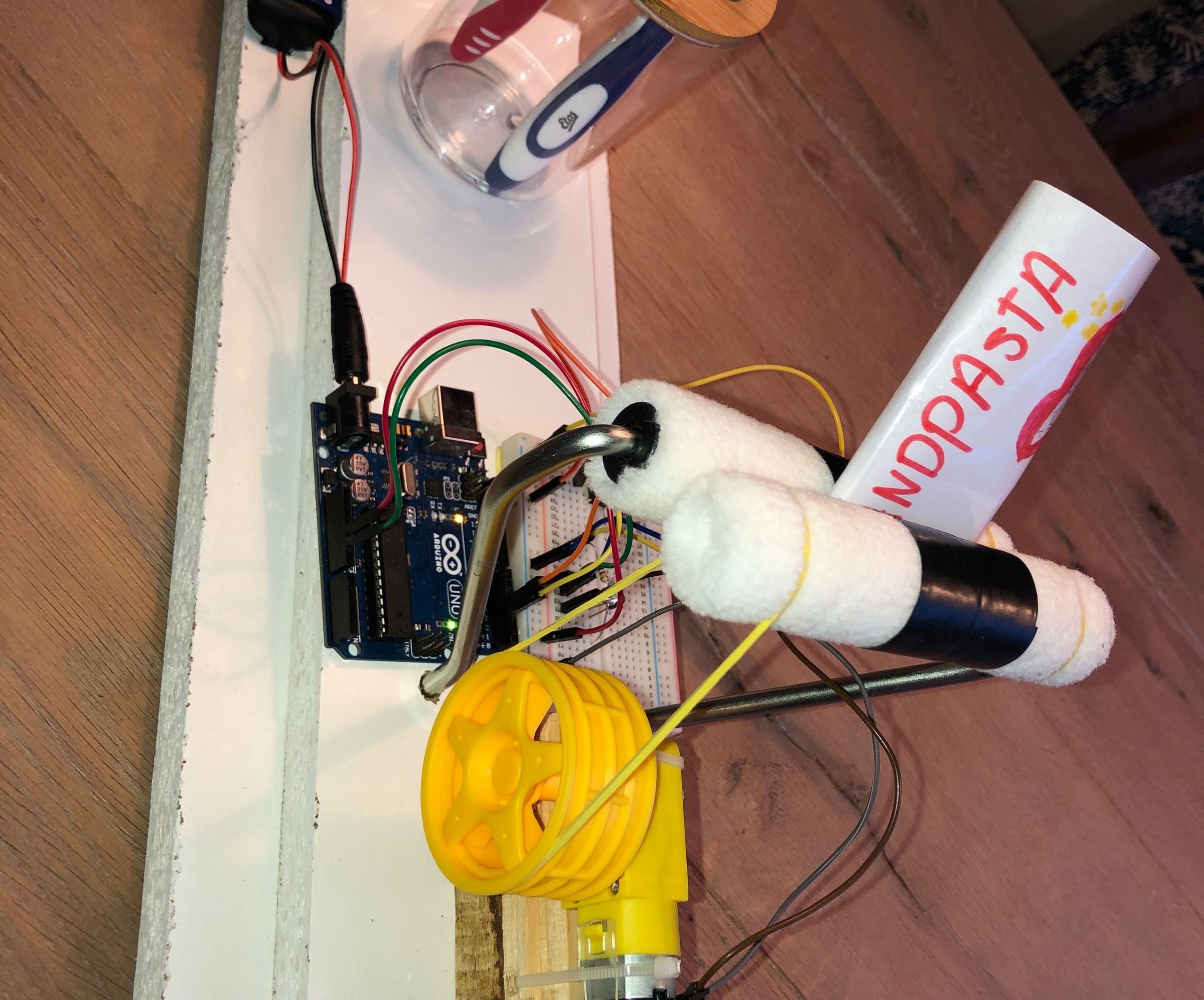 Tandpasta Dispenser
