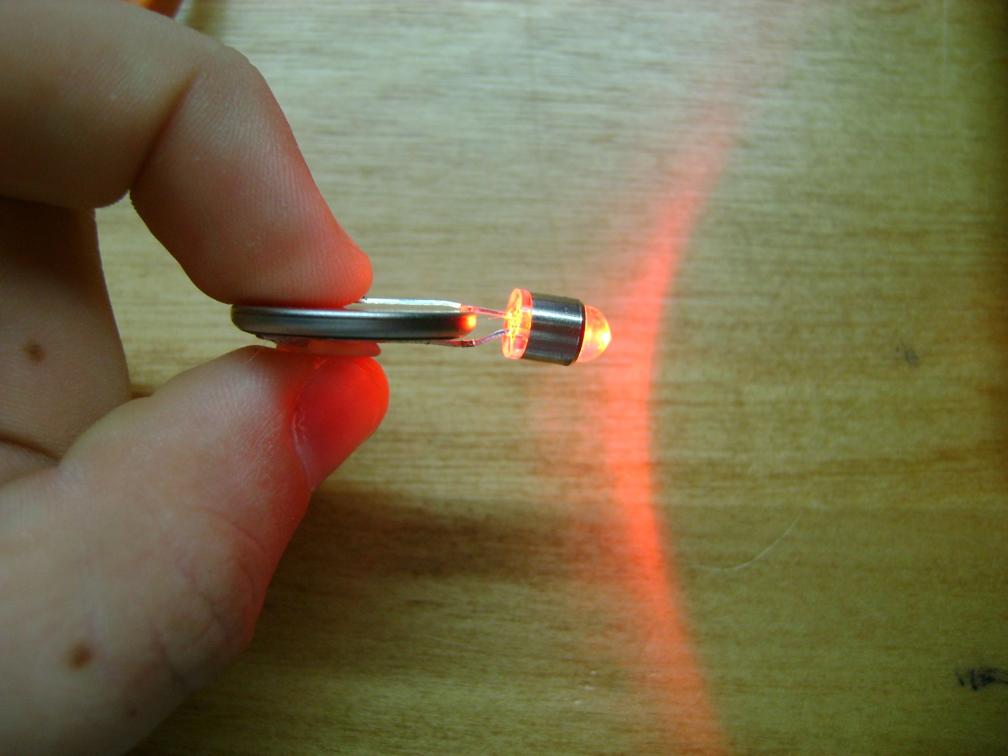 Super Easy LED Flashlight