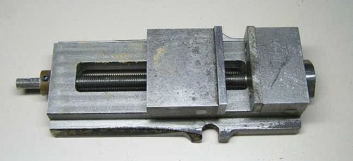 A Small Low Profile Machine Vise