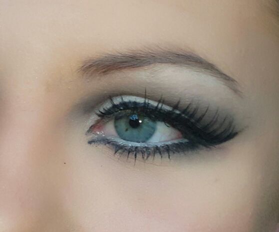 Dramatic Cut Crease Eye Makeup