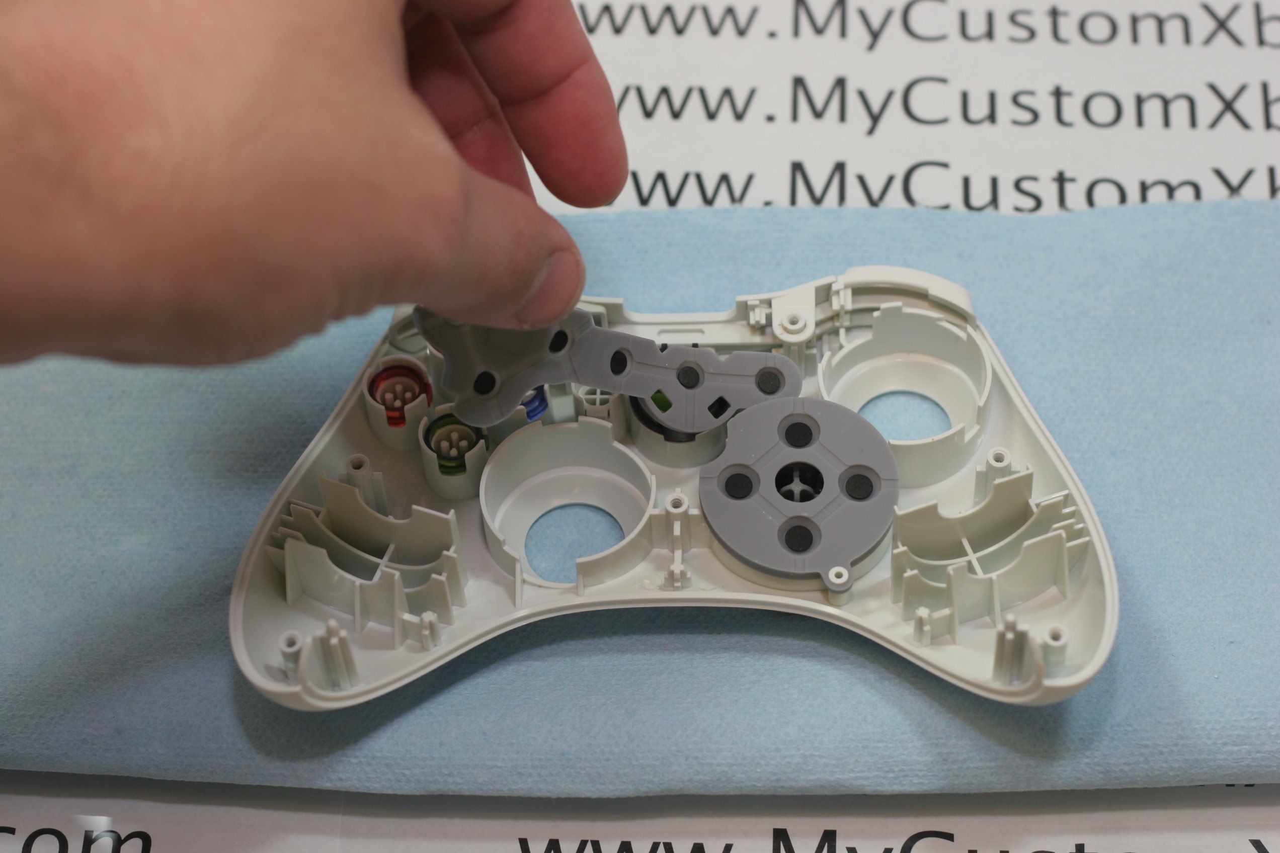 How to Disassemble an Xbox 360 Wireless Controller 18 Steps