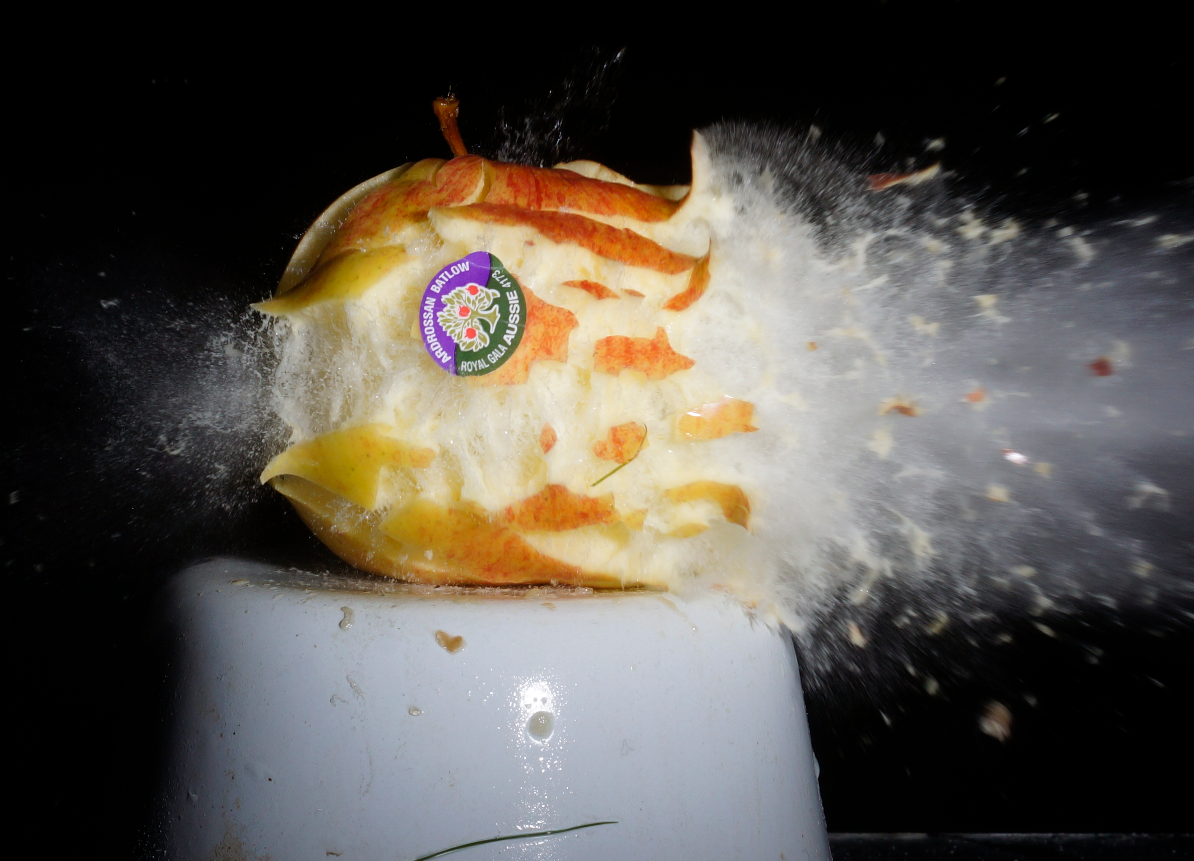 Simple Sensor Circuit for High Speed Bullet Photography