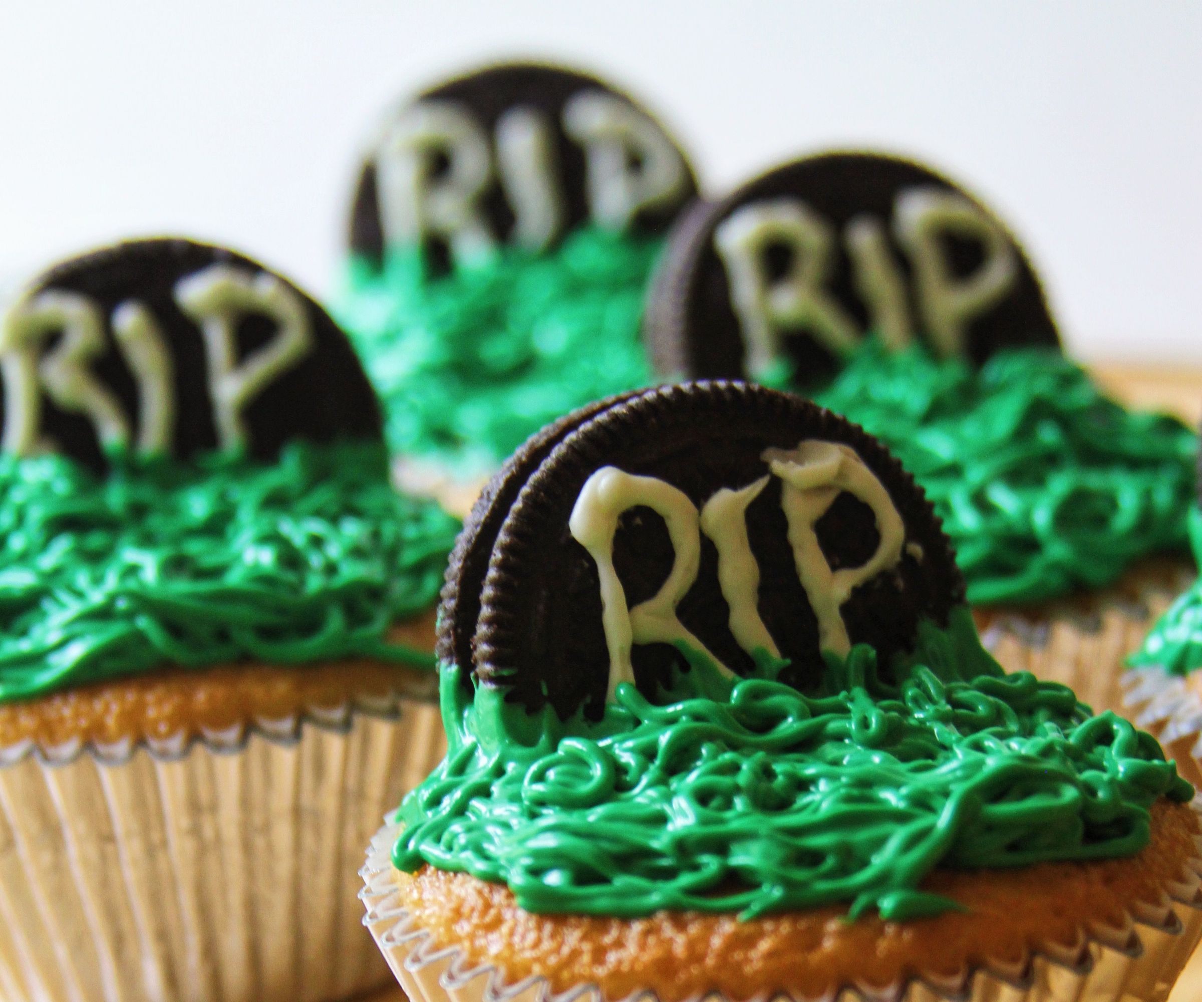 Fanta Tombstone Cupcakes!