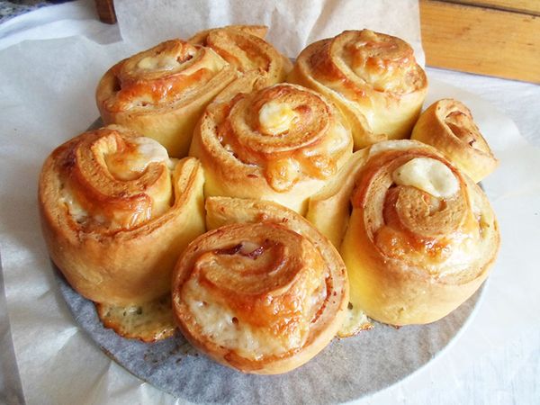 Rose Bouquet With Ham and Cheese