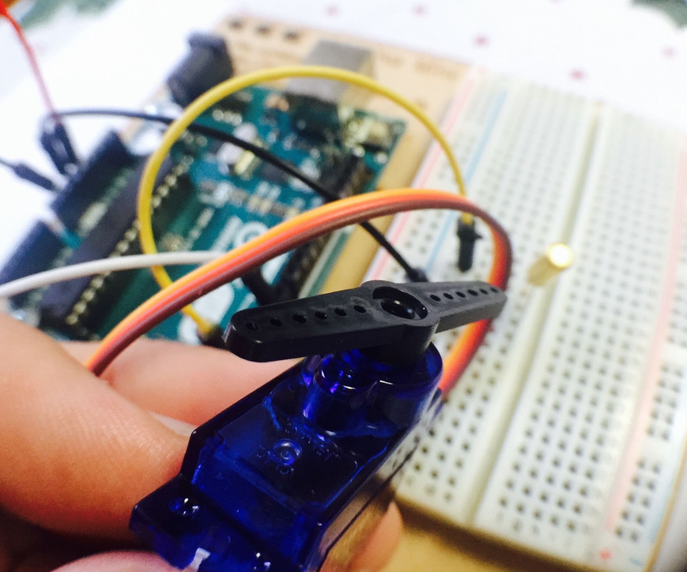 Sensor De Inclinación Y Servo