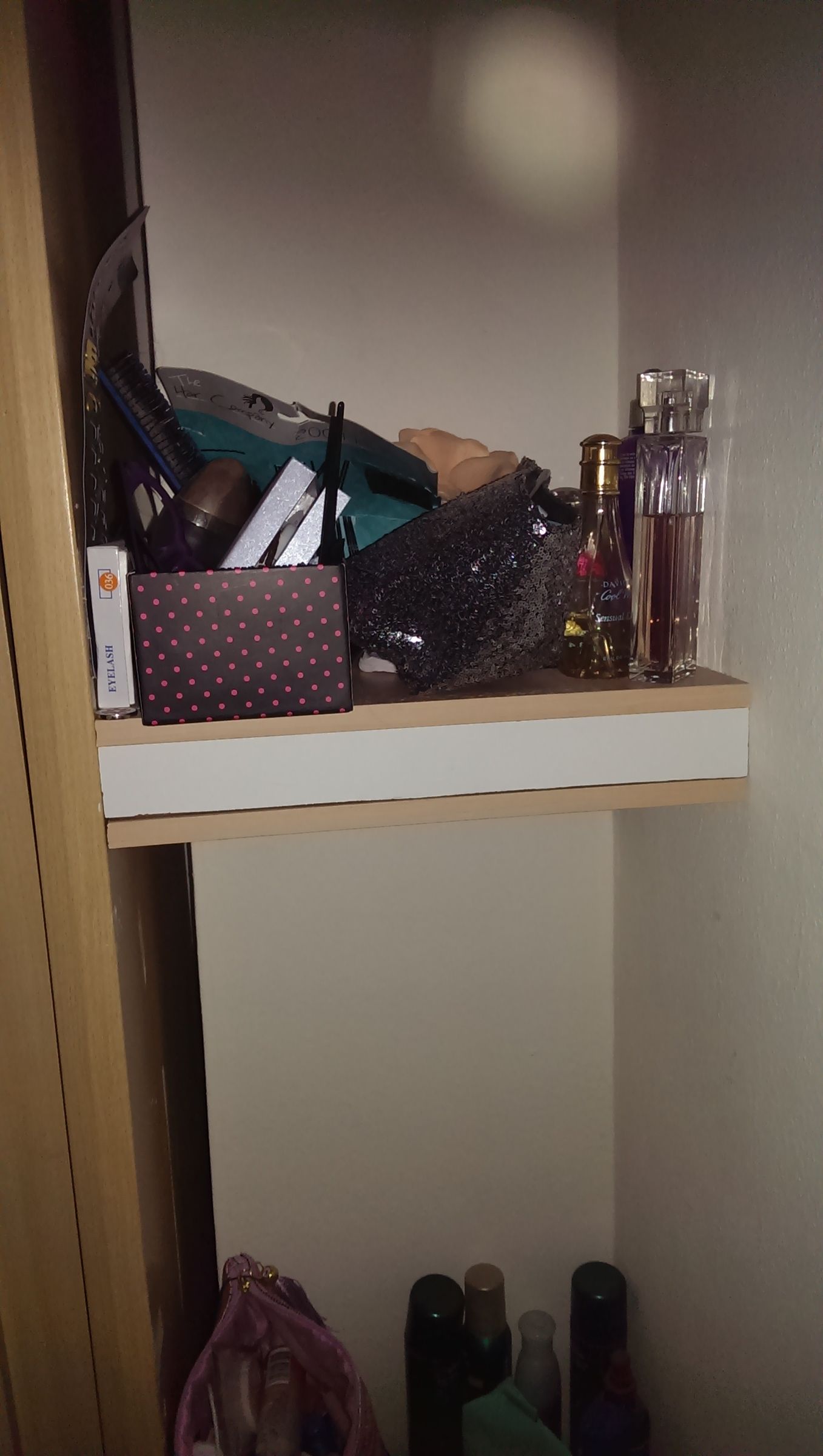 Simple Hiding Place in a Shelf