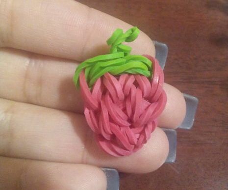 レインボールームで作るいちごのチャーム